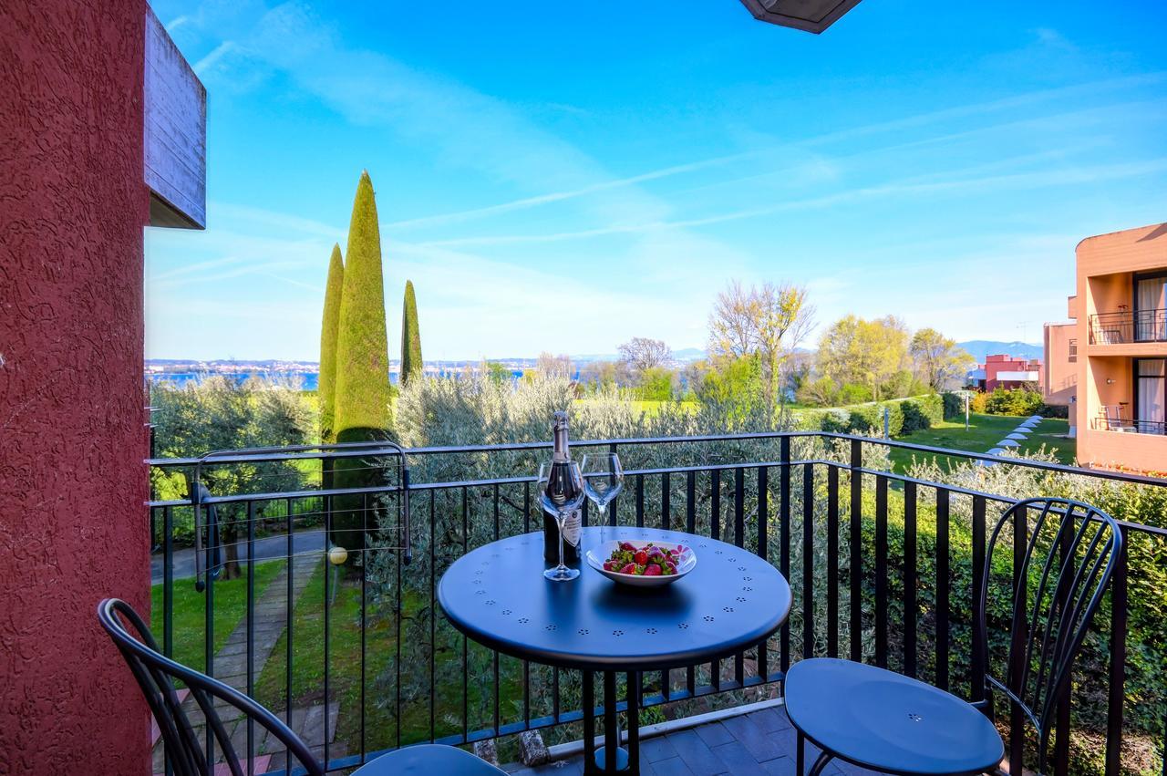 Holiday Sirmione Apartments Екстериор снимка