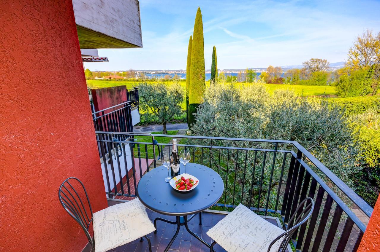 Holiday Sirmione Apartments Екстериор снимка