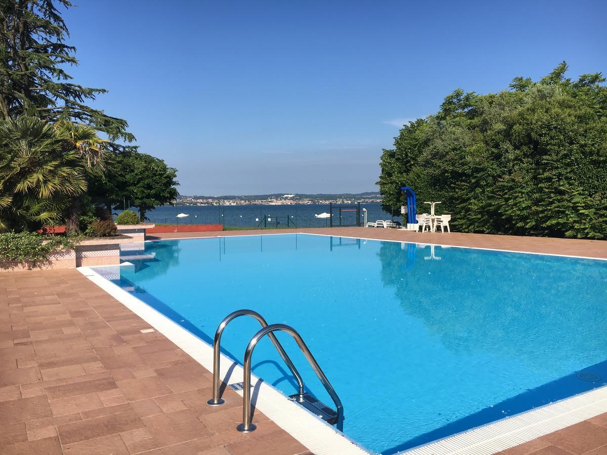 Holiday Sirmione Apartments Екстериор снимка